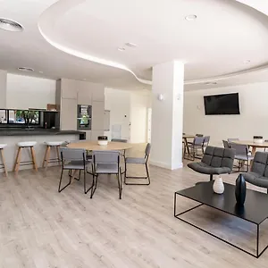  Apartment Inf42m- Modern Apartment, Families Only